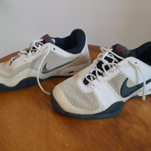 Nike Air Max Courtballistec shoes used, size 44, white
