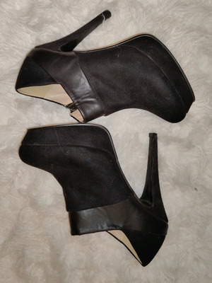 Black pumps like new, size 38, heel 12.5 cm