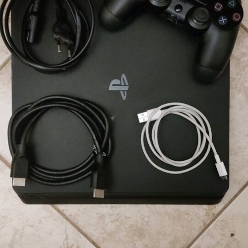 Ps4 Slim 1 TB με έκδοση 12.02 που τσιπάρεται σαν καινούργιο