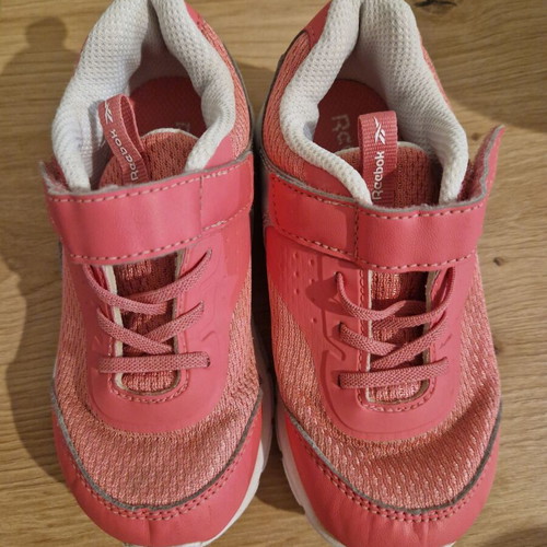 Reebok kids' athletic shoes size 26, pink