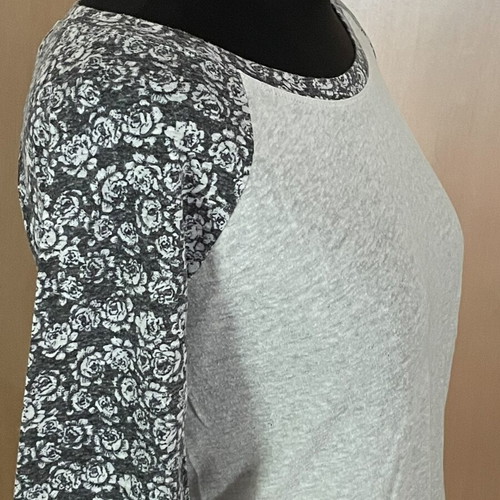 Aeropostale women's long-sleeve shirt used, raglan sleeve, white