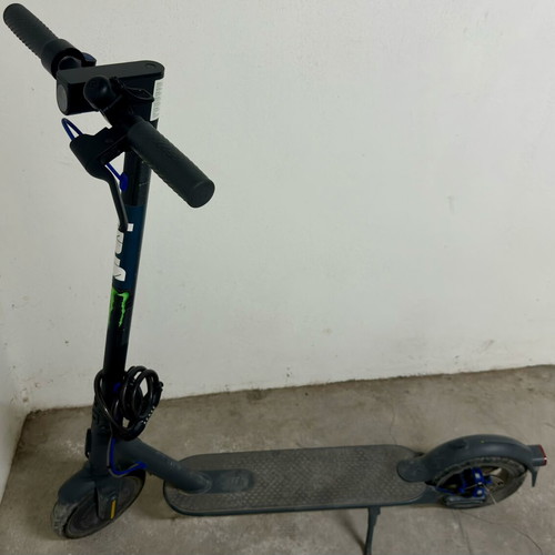 Xiaomi Mi Electric Scooter with Cable Lock and Charger