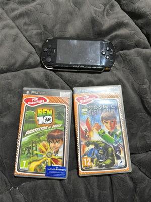 PlayStation Portable (PSP) употребяван в добро състояние с игри и зарядно