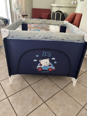Lorella Pack & Play Baby Cot gently used with removable bassinet