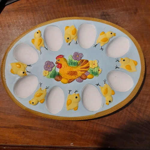 Easter platter like new with 8 egg holders