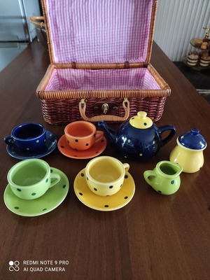 Picnic toy set new with wicker basket and glass cups
