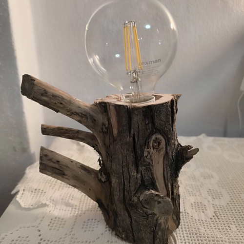 Handmade oak log table lamp with Edison bulb