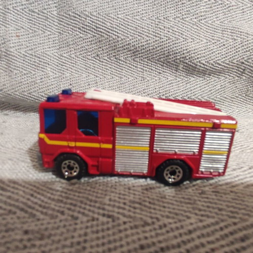 Matchbox fire engine toy car used, 7 cm, 1998