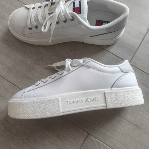 Tommy Hilfiger White Leather Unisex Flatform Sneakers New