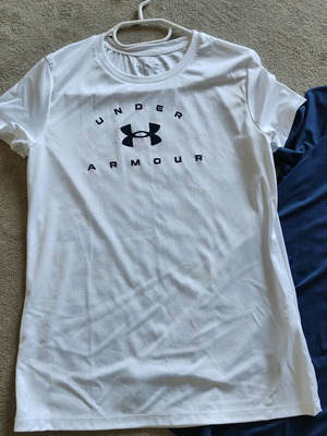 Μπλουζάκια Under Armour σαν καινούργια, XS και S, άσπρο και μπλε