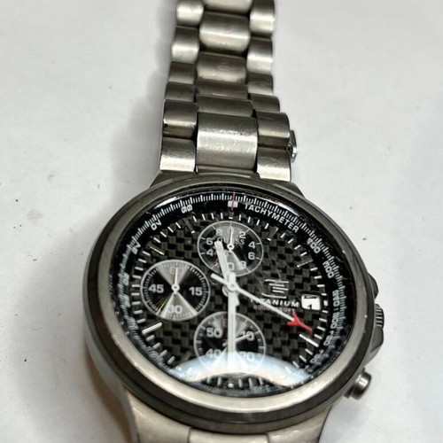 Guess Titanium Men's Watch like new, gray