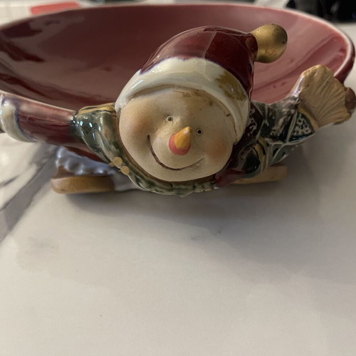Ceramic bowl with Santa Claus theme, dark red, like new