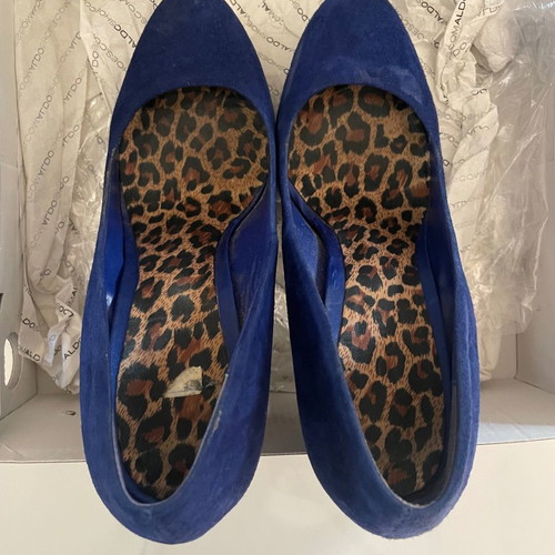 Aldo pumps used, electric blue, size 39, suede