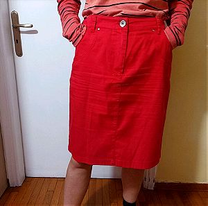 Κόκκινη καλοκαιρινή φούστα