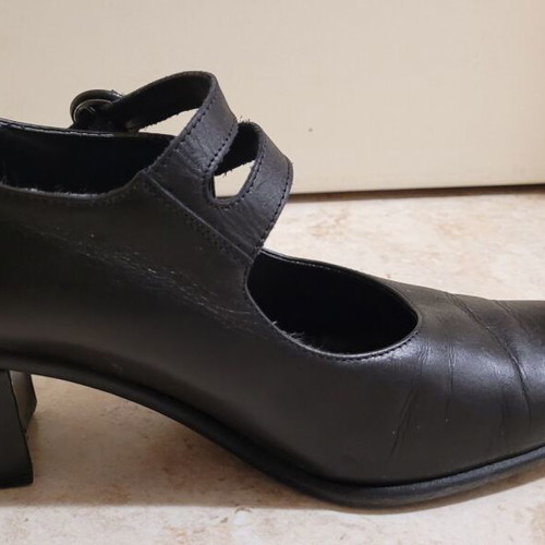 Mary Jane Marie Claire black leather pumps like new
