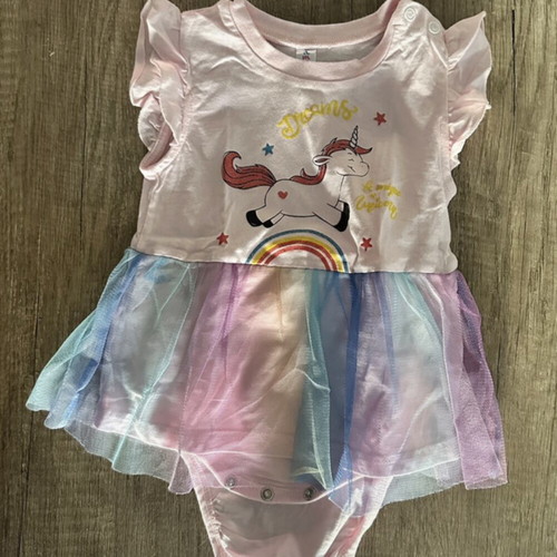 Baby clothes pack size 6-9 months like new, 13 vests, 2 dresses, 2 shirts
