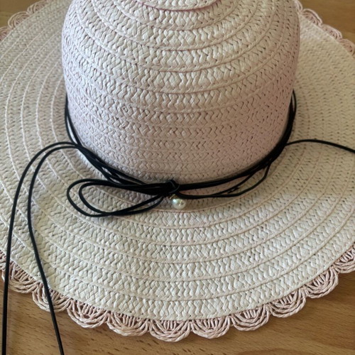 Beach hat pale pink used