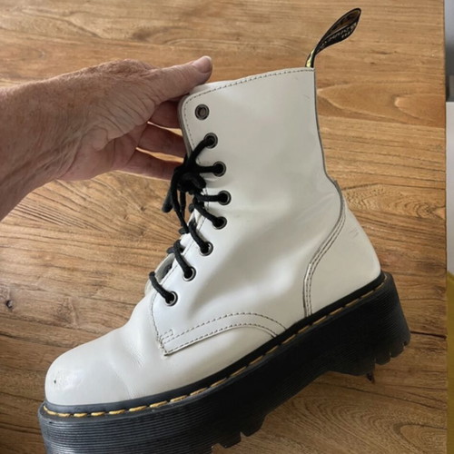 Dr Martens boots white leather size 38 like new