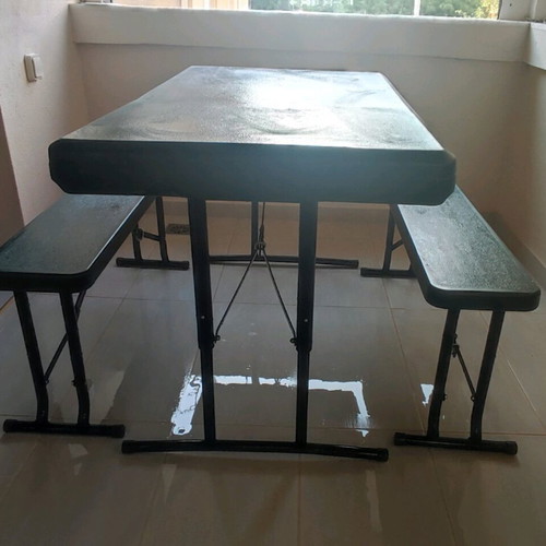 Portable picnic table with benches like new