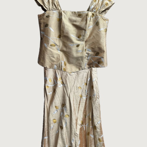 Gold set with leaves and tulle, like new