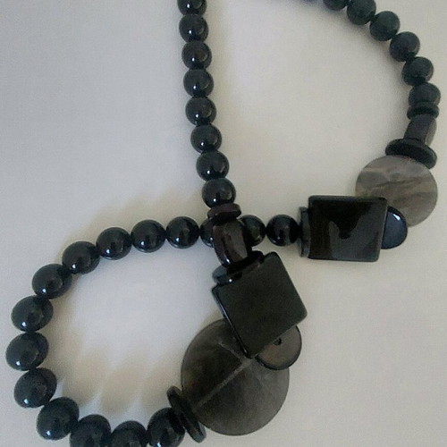 Plexiglass long necklace like new, modern women's accessory