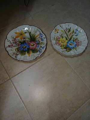 Decorative plates like new, wall decor set