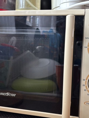 Microwave oven used in good condition