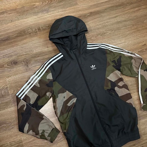Adidas Originals Camo Windbreaker Jacket size S like new