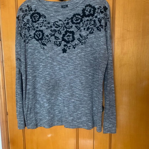 OVS long-sleeve blouse size Medium like new, black and gray