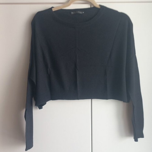 Bershka cropped knit sweater, black, size S