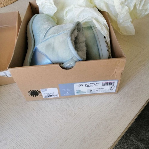 Ugg boots size 38 like new