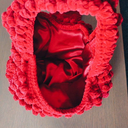 Handmade knitted bag new, red with handle
