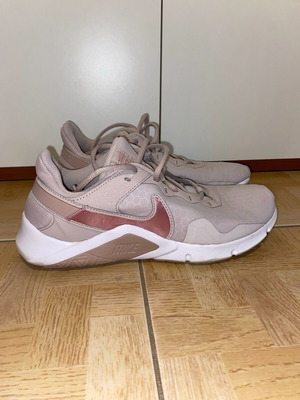 Nike athletic shoes like new, size 41, pink