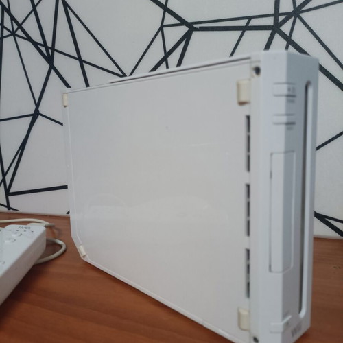 Nintendo Wii console like new with 6 games and 1 control set