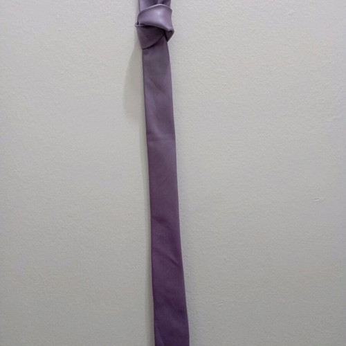 Tie purple color shiny like new, BERTO LUCCI