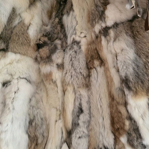 Women's short brown fur coat with castor like new