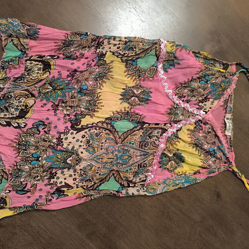 Bohemian style top small size like new, pink multicolor