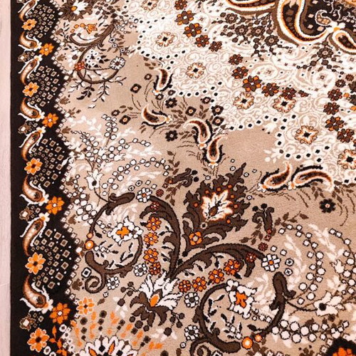 Wool rug 2.50x3.50 like new with floral and lachouria patterns