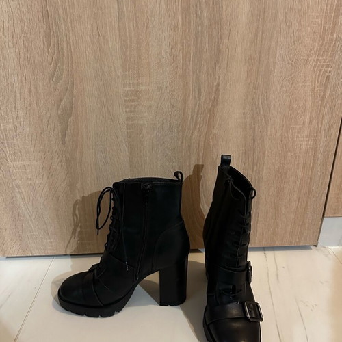 ALE high-heeled leather ankle boots like new, black with silver detail size 37