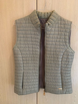 Sleeveless light jacket like new, gray, size L