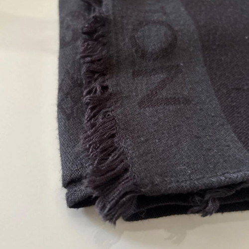 Φουλάρι Louis Vuitton σαν καινούργιο, λεπτό καλοκαιρινό ύφασμα, μαύρο