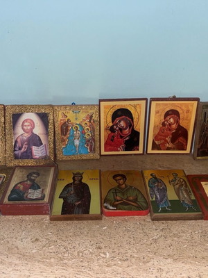 Wall icons pack of 15 small in excellent condition