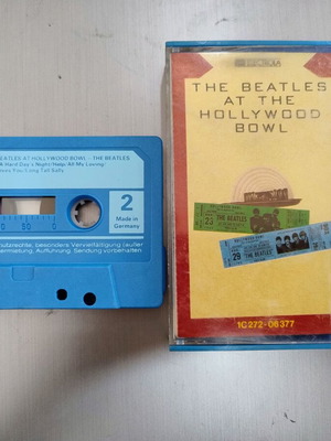 The Beatles At The Hollywood Bowl cassette tape like new 1977