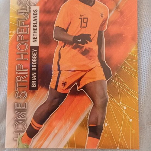 2022-23 Road to Euro U21 Championship Home Strip Hopefuls Gold RC card like new