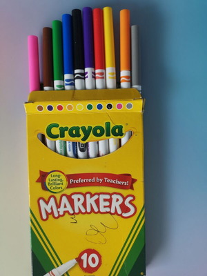 Crayola Markers set of 10 like new, classic colors