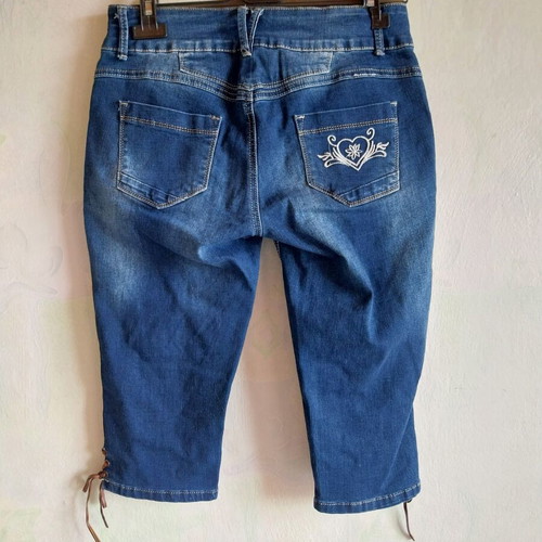 MyHailys Capri Denim Pants size M like new, embroidered Oktoberfest style