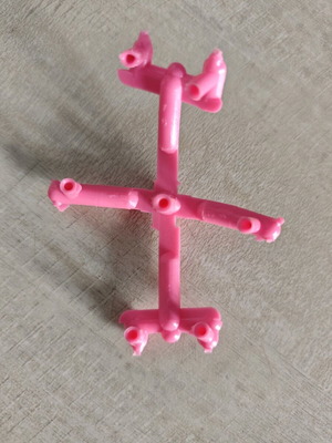 Cluster of 4 Teratomachon figures pink like new
