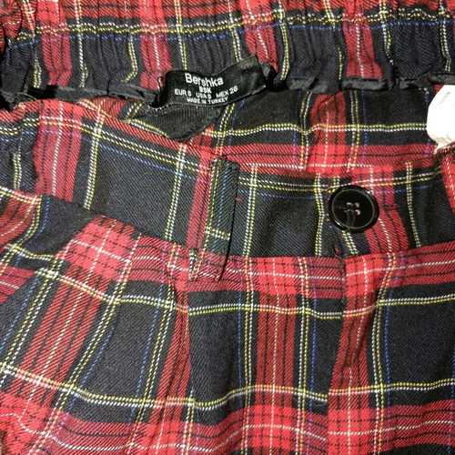Bershka plaid pants size S like new, black and red