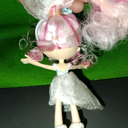 Shopkins Bridie doll used, 2017 wedding party bride figure