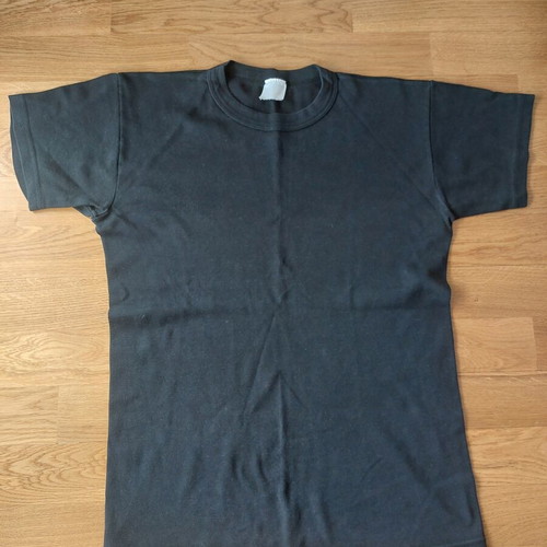 Cotton men's T-shirt like new, size L, black
